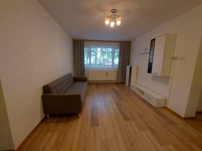 Vanzare apartament 2 camere, zona Aleea Trandafirilor - Targoviste