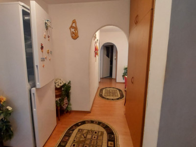 Vanzare apartament 3 camere, zona Spitalul Judetean - Targoviste