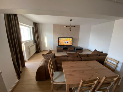 Inchiriere apartament 3 camere, zona centrala - Targoviste