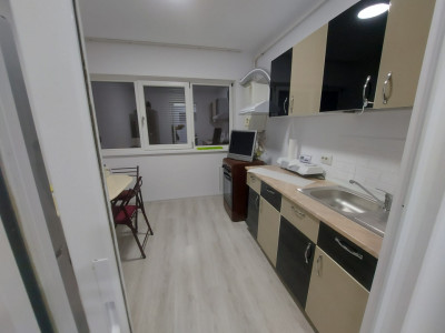  Vanzare apartament 2 camere, zona micro 6 - Targoviste